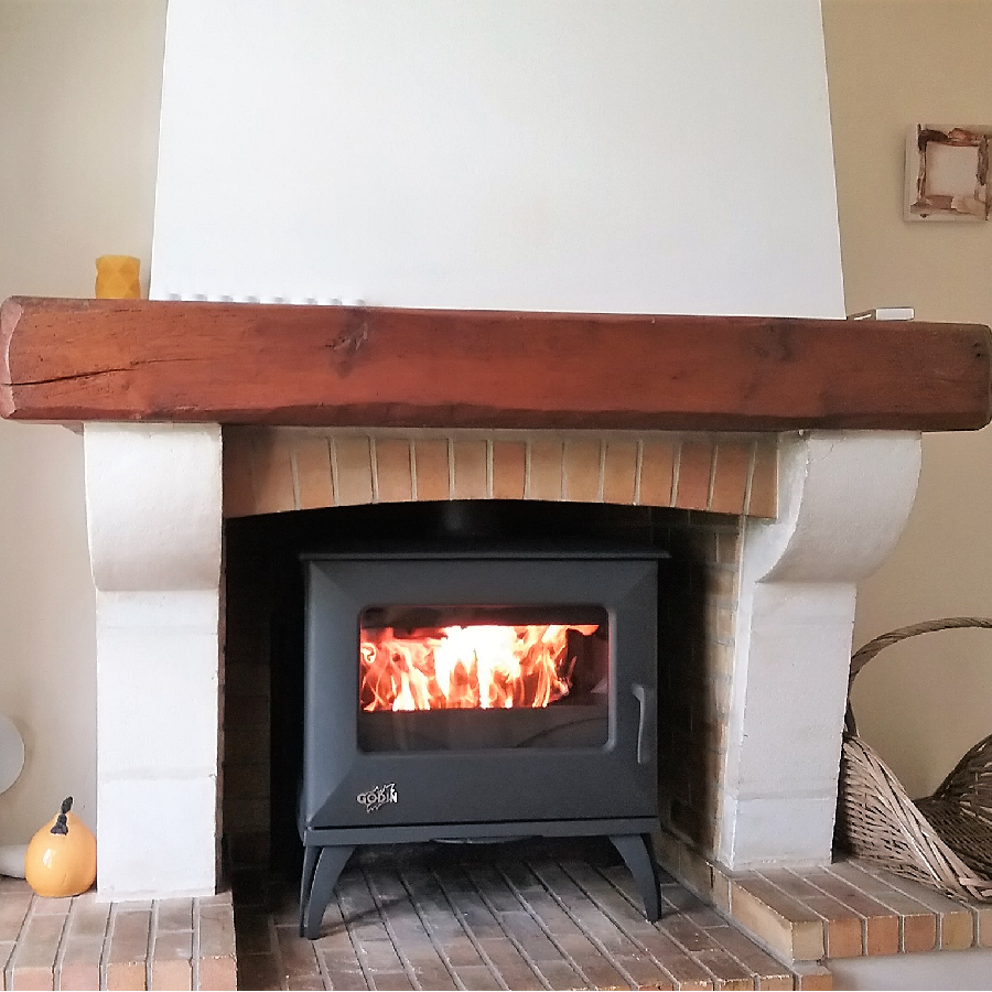 Poêle à bois CUBE dans cheminée existante – Châtelaillon